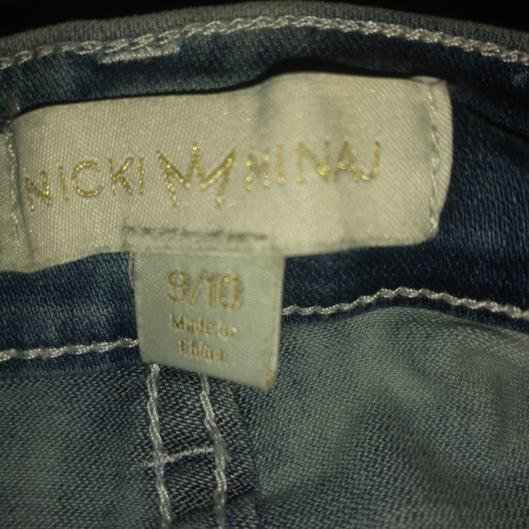 Nicki Minaj Mini Skirt - Picture 2 of 4